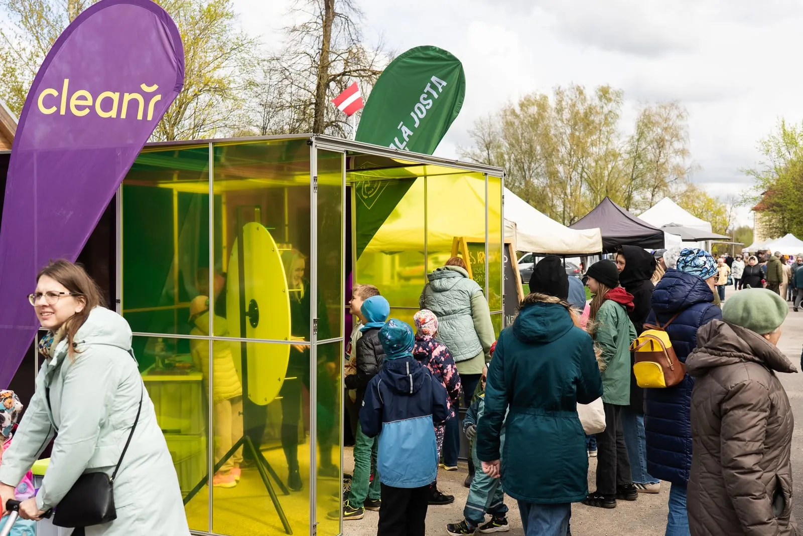 CleanR mobile stand — photo 2